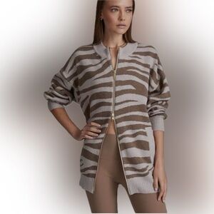 Varley Women's Mayberry Animal Print Sweater Size Small